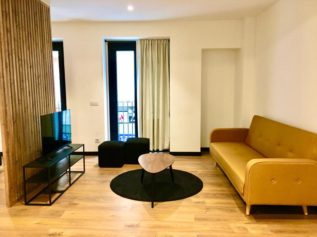フィゲラスLoft De Diseno Con Balconアパートメント エクステリア 写真